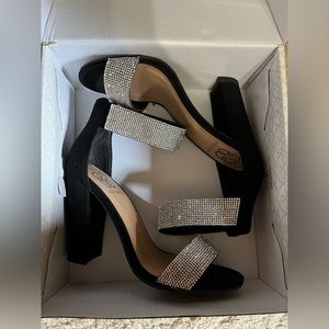 Black Micro suede daisy fuentes size 7 heels